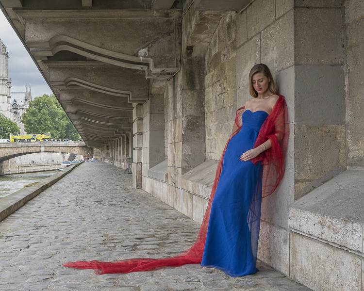 Parisian Beauty at Walk Next to the Seine w/ Ambient and Flash